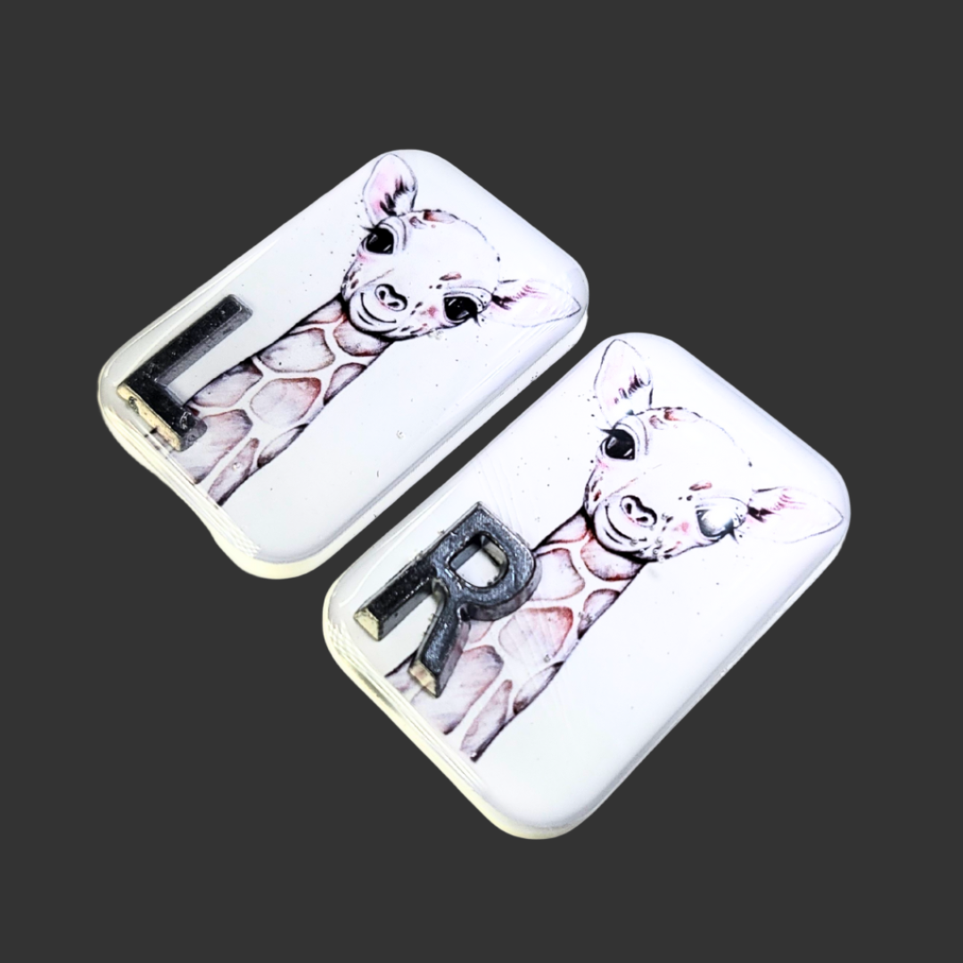Cute giraffe X-ray marker set featuring a single giraffe design