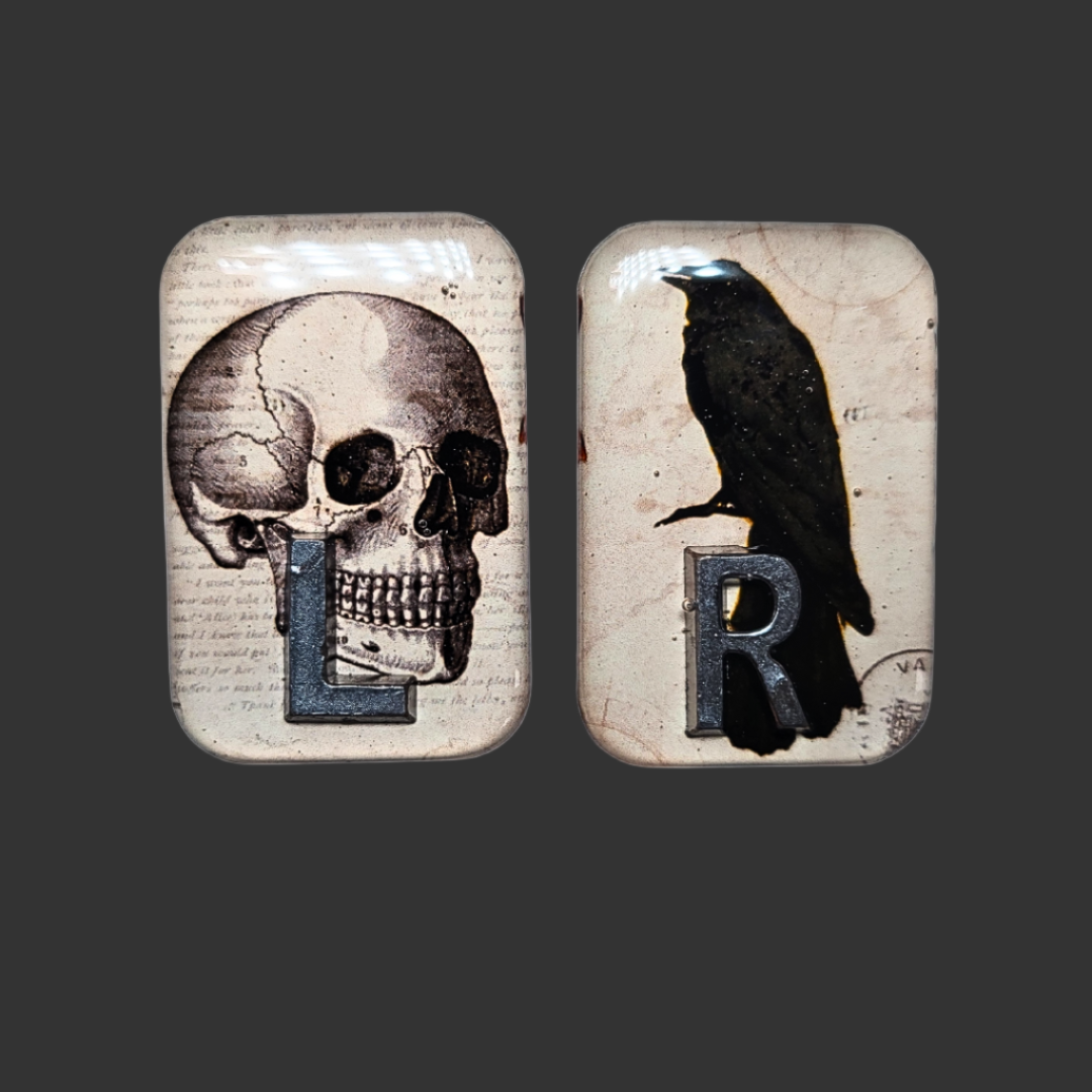 Skull and crow X-ray markers, dual-sided and personalized for radiology use