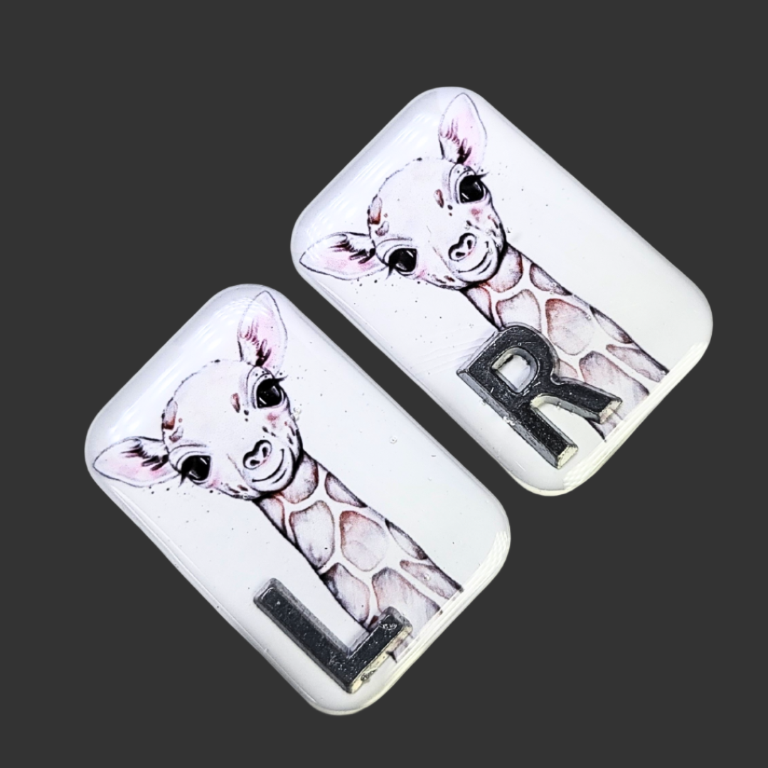 Cute giraffe X-ray marker set featuring a single giraffe design